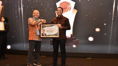 Sekjen ESDM Terima Penghargaan Key Figure In Green Energy Policy
