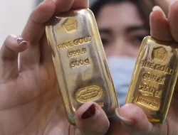 Perdagangan Hari Ini, Harga Emas Antam Melemah