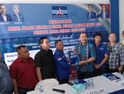 Yulius Aho, Daftar di Partai Demokrat Sebagai Balon Bupati Landak