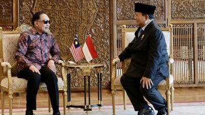 Menhan Prabowo Temui PM Malaysia Anwar Ibrahim, Bahas Pertahanan sebagai Prioritas