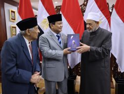 Menhan Prabowo Sambut Grand Syekh Al Azhar Prof. Ahmed di Kemhan