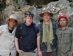 Tim Peneliti Berhasil Temukan Lukisan Gua Tertua di Indonesia