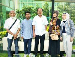 Pembina Ponpes Al Ashriyah Nurul Iman, Dr. Umi Waheeda Silaturahim dengan H Djan Faridz