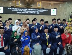 DPRD Kota Cirebon Masa Bhakti 2024-2029 Resmi Dilantik, Serah Terima Kepemimpinan dalam Rapat Paripurna