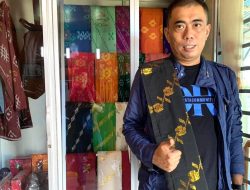 Sekolah dan Cerita Sarung Donggala