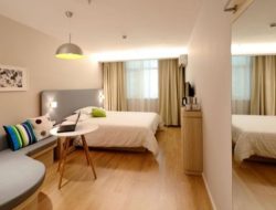 Bisnis makin parah, 70℅ pemilik hotel dan resto mau PHK karyawan