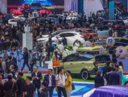 Masyarakat mengerem beli mobil baru