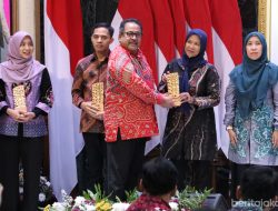 Wagub Rano Karno Serahkan Jakarta Innovation Awards 2025