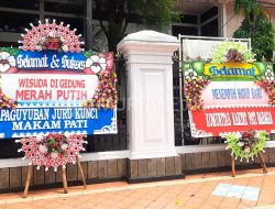 Bupati Sudewo Jadi Tersangka, Warga Pati Bersuka Cita Kirim Karangan Bunga dan Pesta Kembang Api