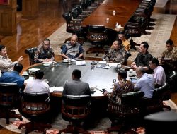 Presiden Prabowo Gelar Rapat di Hambalang, Bahas Pendidikan, Geopolitik hingga Kesiapan Mudik Lebaran